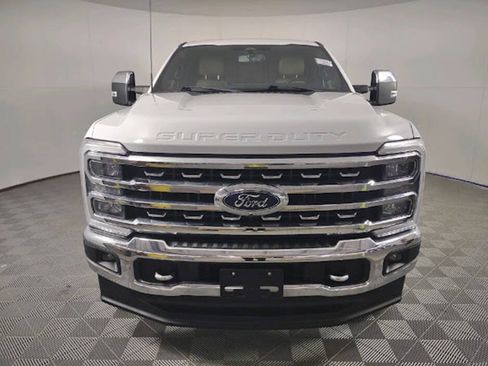 Used 2023 Ford F250 Lariat w/ Chrome Package AWD/4WD image 4