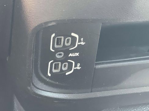 Used 2020 RAM 3500 Tradesman w/ Chrome Appearance Group image 33