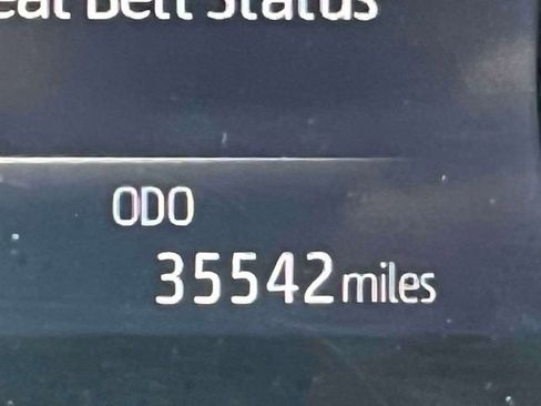 Used 2023 Toyota Highlander XLE image 29