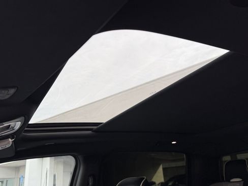 Used 2025 RAM 1500 Laramie w/ Night Edition image 15