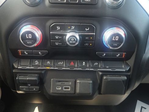 Used 2021 GMC Sierra 1500 SLE w/ X31 Off-Road Package AWD/4WD image 28