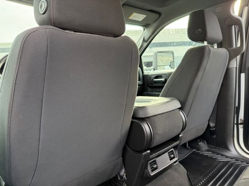 Used 2021 Chevrolet Silverado 2500 Custom image 18