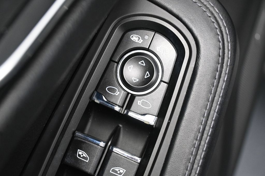 Used 2017 Porsche Macan S w/ Premium Package Plus AWD/4WD image 12
