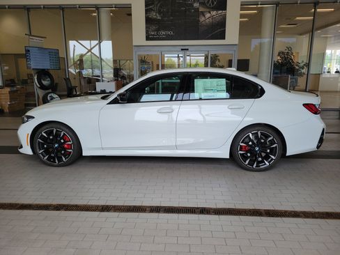 New 2026 BMW 330i xDrive Sedan w/ M Sport Package AWD/4WD image 2