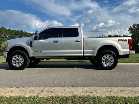 Used 2019 Ford F250 Platinum w/ Platinum Ultimate Package AWD/4WD image 8