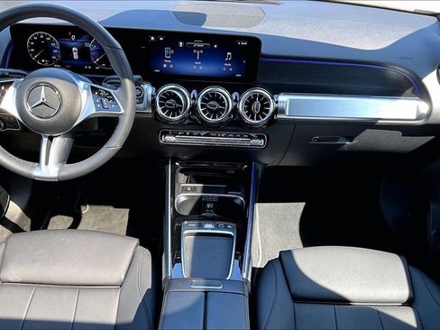 Used 2026 Mercedes-Benz GLB 250 4MATIC image 24