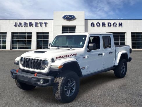Used 2025 Jeep Gladiator Mojave AWD/4WD image 1