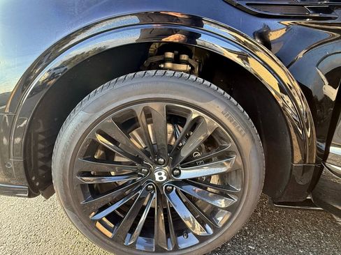 Used 2022 Bentley Bentayga Speed image 11