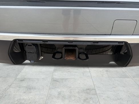Used 2023 GMC Yukon Denali RWD image 42