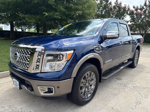 Used 2017 Nissan Titan Platinum Reserve AWD/4WD image 4