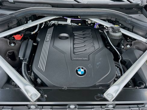 Used 2022 BMW X7 xDrive40i w/ Executive Package image 36