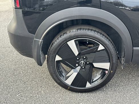 New 2026 Nissan Kicks SR FWD image 17
