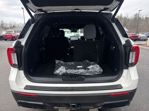 Used 2025 Ford Explorer ST-Line image 21