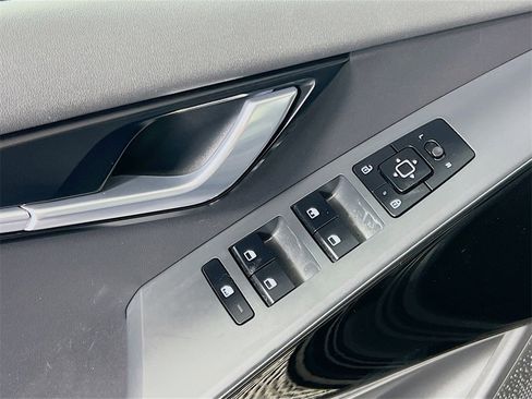 Certified 2023 Kia Niro EX image 18