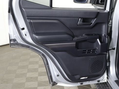 Used 2025 Toyota 4Runner SR5 AWD/4WD image 22