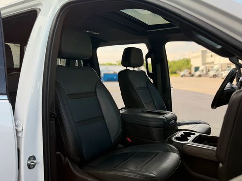 Used 2020 GMC Sierra 3500 Denali w/ Denali Ultimate Package AWD/4WD image 31