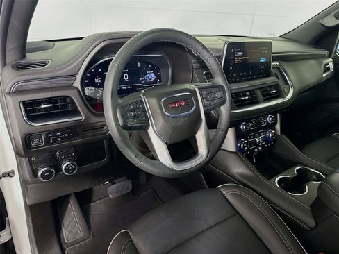 Used 2023 GMC Yukon SLT w/ SLT Premium Package RWD image 9