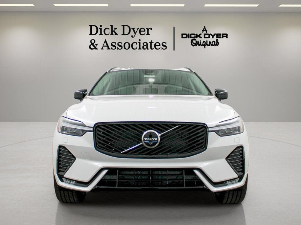 Certified 2026 Volvo XC60 B5 Ultra w/ Protection Package Premier AWD/4WD image 8