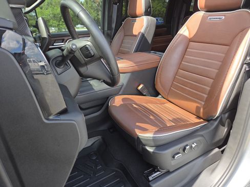 Used 2024 GMC Sierra 2500 Denali Ultimate AWD/4WD image 28