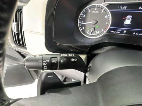 Used 2022 Nissan Pathfinder SL AWD/4WD image 16