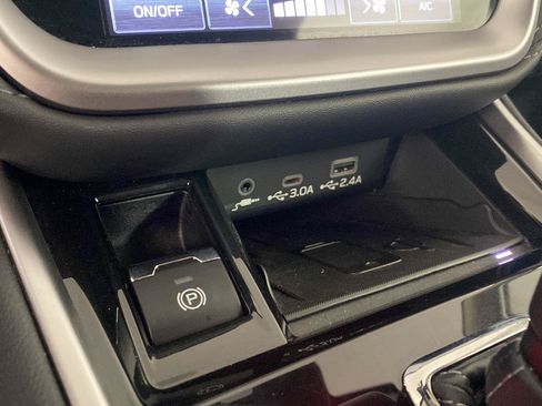 Used 2023 Subaru Outback Limited XT AWD/4WD image 19