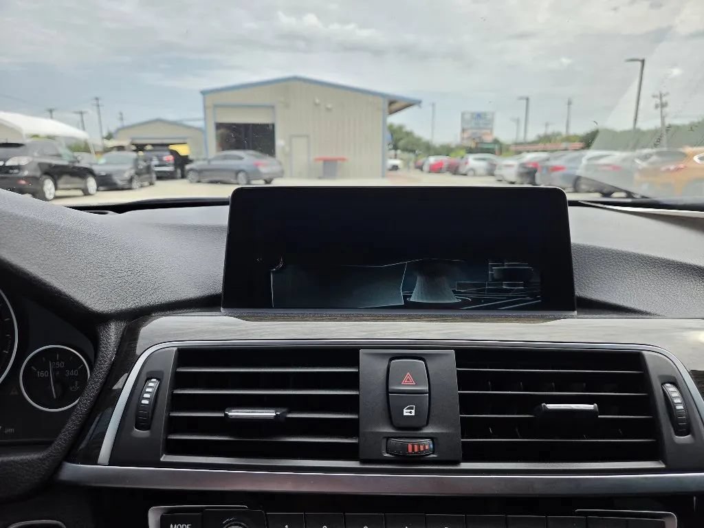 Used 2017 BMW 330i Sedan RWD image 31