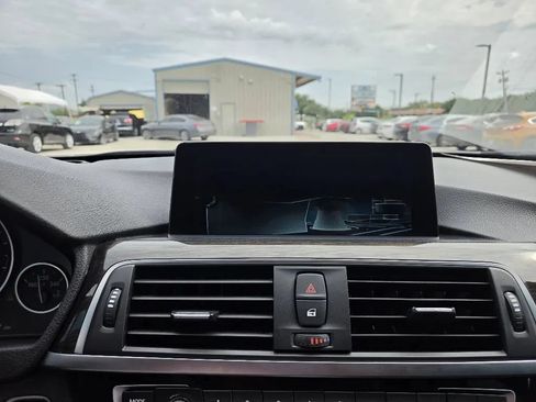 Used 2017 BMW 330i Sedan RWD image 31