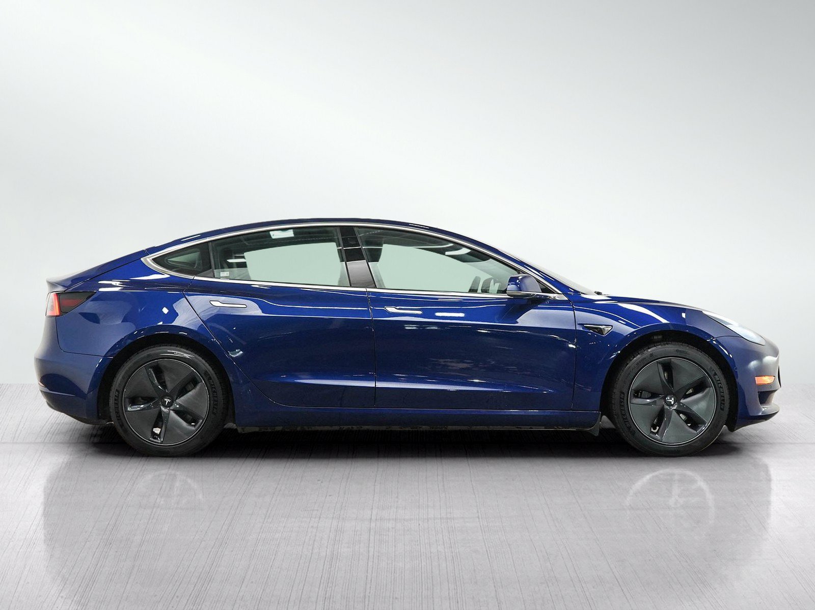 Used 2020 Tesla Model 3 Standard Range RWD image 6
