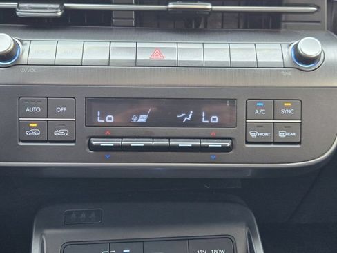 Certified 2025 Hyundai Kona Limited AWD/4WD image 18