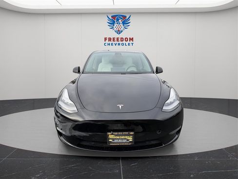 Used 2020 Tesla Model Y Long Range image 8