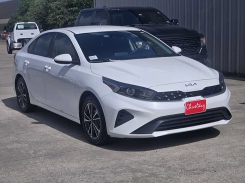 Used 2024 Kia Forte LXS FWD image 3