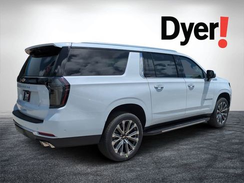 New 2026 Chevrolet Suburban High Country w/ Sun And Tow Package AWD/4WD image 3