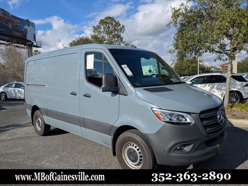 Used 2025 Mercedes-Benz Sprinter 2500 image 1