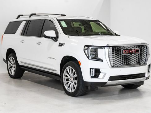Used 2023 GMC Yukon XL Denali w/ Advanced Technology Package AWD/4WD image 6
