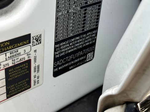 Used 2023 Jaguar F-PACE R-Dynamic S image 38