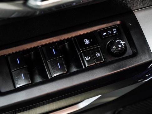 Used 2022 Toyota Tundra Platinum image 43