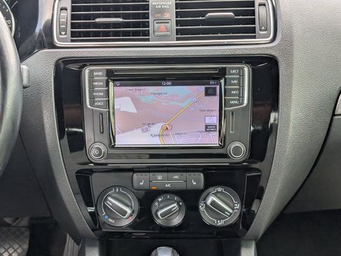Used 2016 Volkswagen Jetta Sport FWD image 15