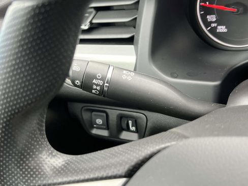 Used 2022 GMC Acadia SLE w/ Driver Convenience Package image 23