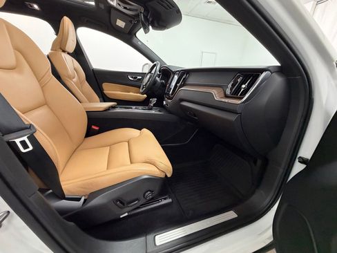 Used 2019 Volvo XC60 T6 Inscription w/ Protection Package Premier AWD/4WD image 40