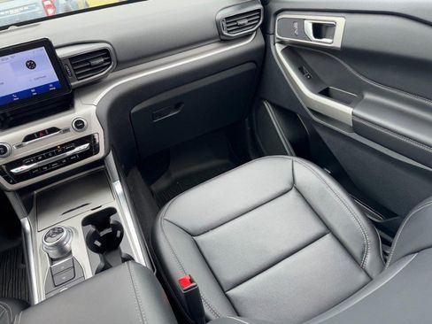 Used 2023 Ford Explorer XLT w/ Equipment Group 202A image 16