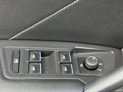 Used 2023 Volkswagen Tiguan SE R-Line FWD image 19