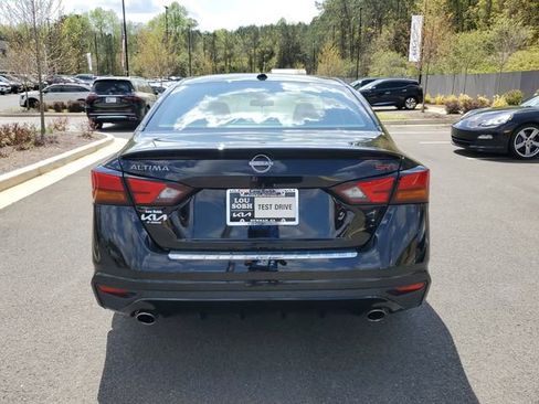 Used 2023 Nissan Altima 2.5 SR w/ SR Premium Package FWD image 5