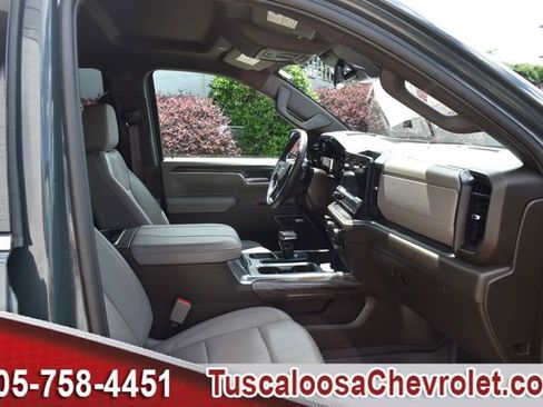 Used 2025 Chevrolet Silverado 1500 LTZ AWD/4WD image 24