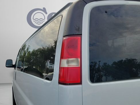 Used 2018 Chevrolet Express 3500 LT w/ LT Preferred Equipment Group RWD image 24