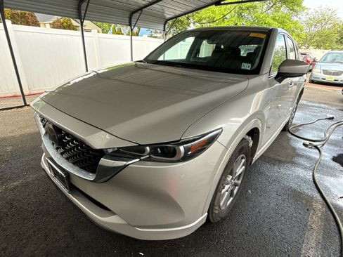 Used 2024 MAZDA CX-5 AWD 2.5 S w/ Preferred Package image 3