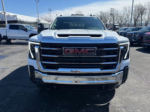 New 2026 GMC Sierra 2500 SLE w/ SLE Value Package; image 8