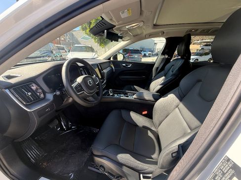 New 2025 Volvo XC60 B5 Core w/ Climate Package image 9