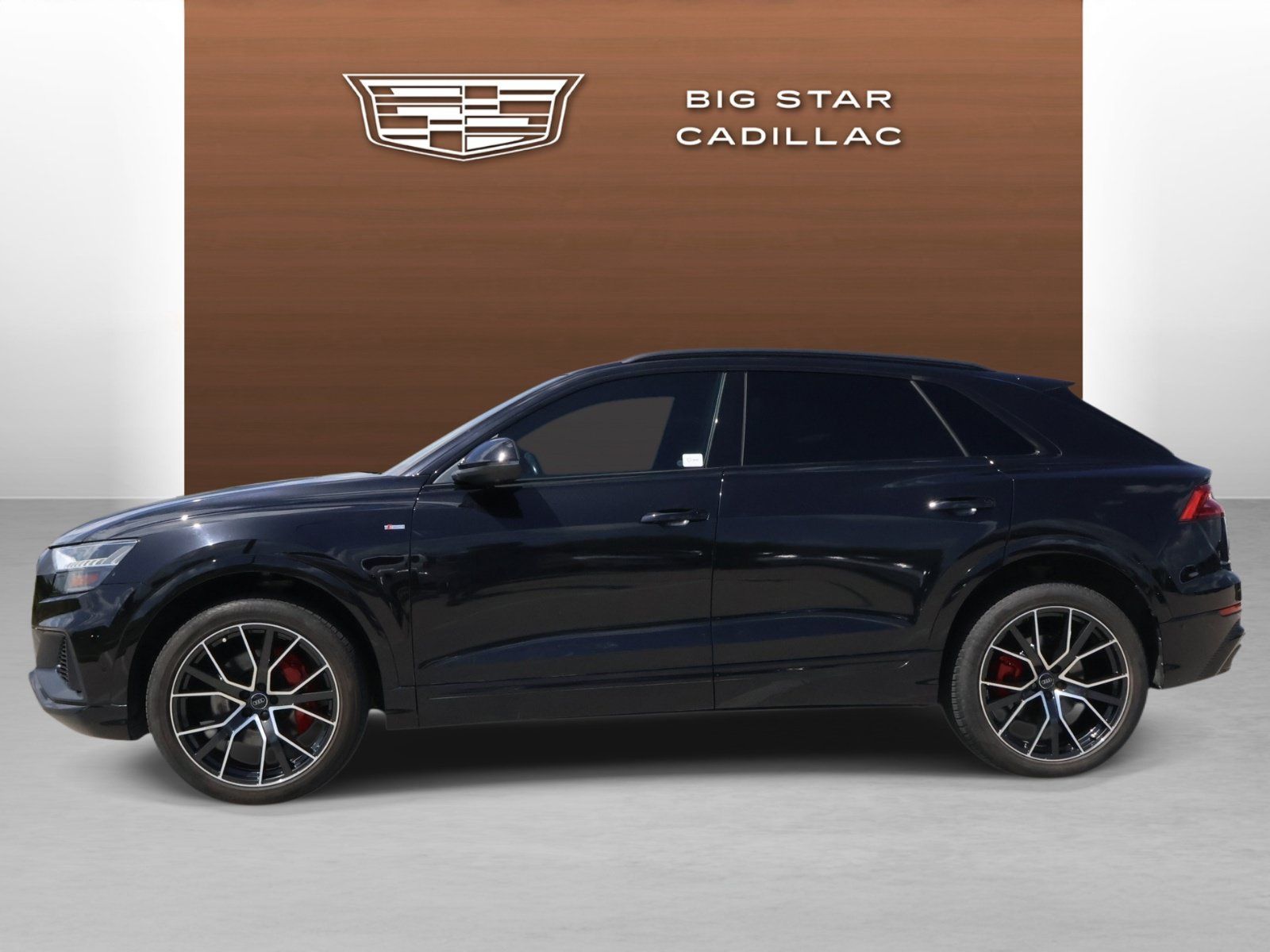 Used 2019 Audi Q8 Prestige w/ Year 1 Package AWD/4WD image 2