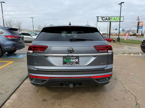 Used 2022 Volkswagen Atlas Cross Sport SE image 10