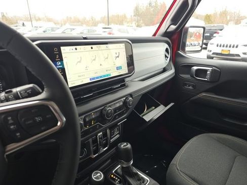 Certified 2025 Jeep Wrangler Sahara 4xe image 24